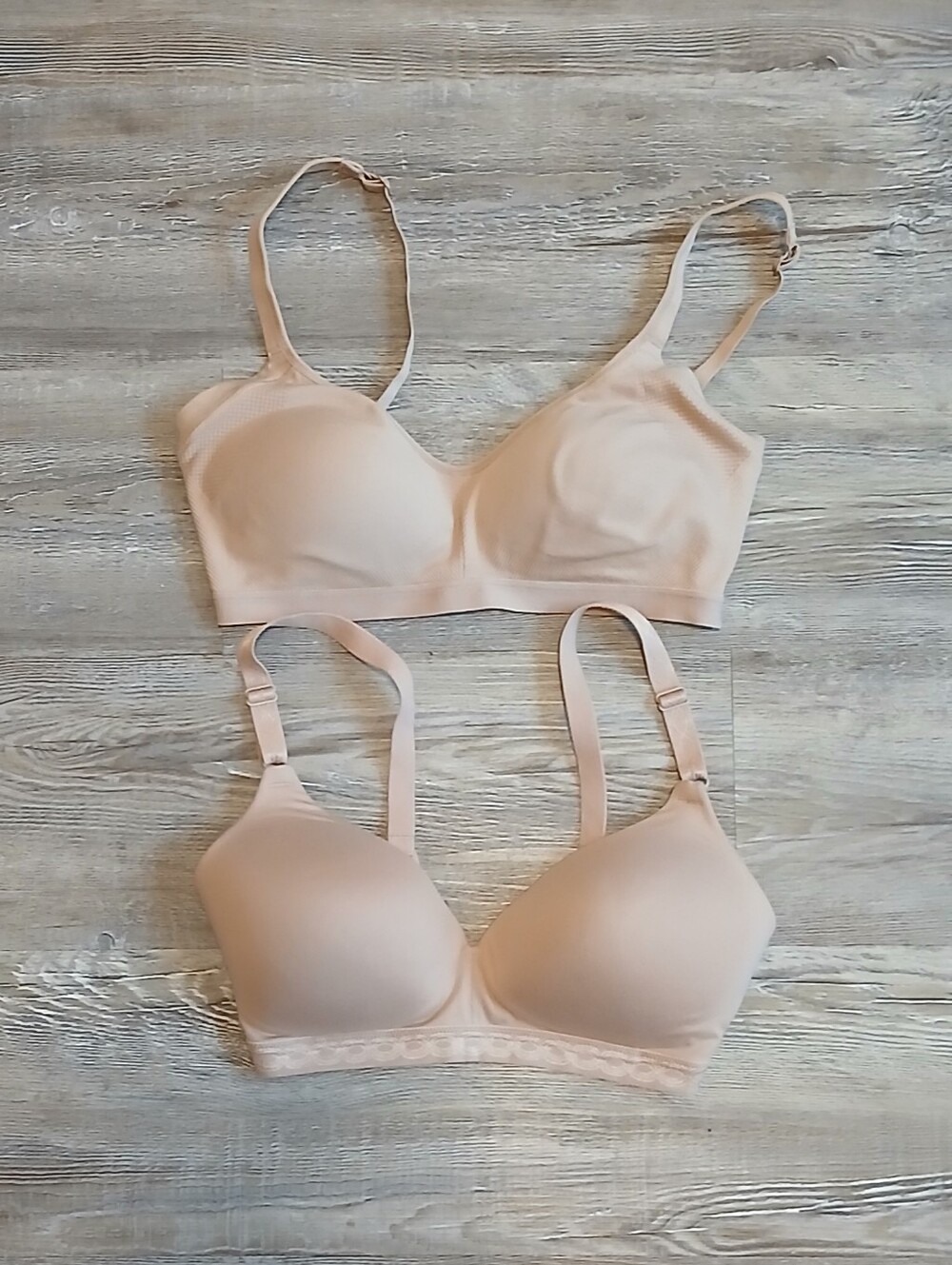 Lot Of 2 Ladies Warner's Blissful Benefits Wireless Lightly Lined Bras 34D M
